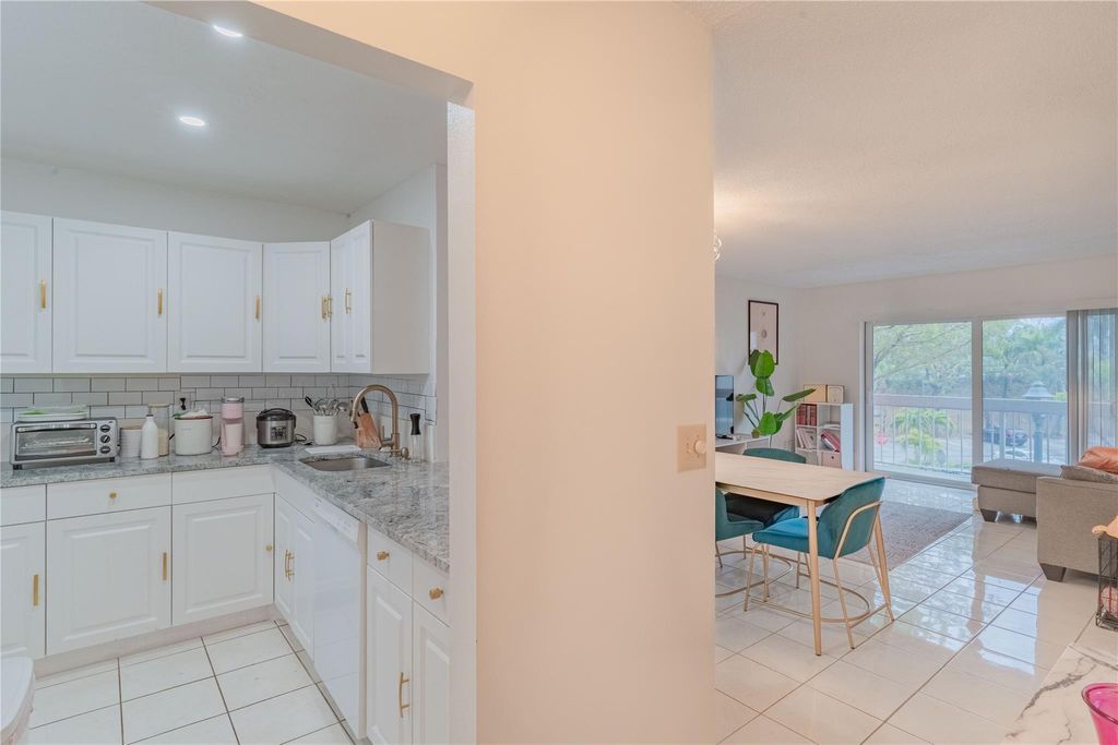 listing image 0