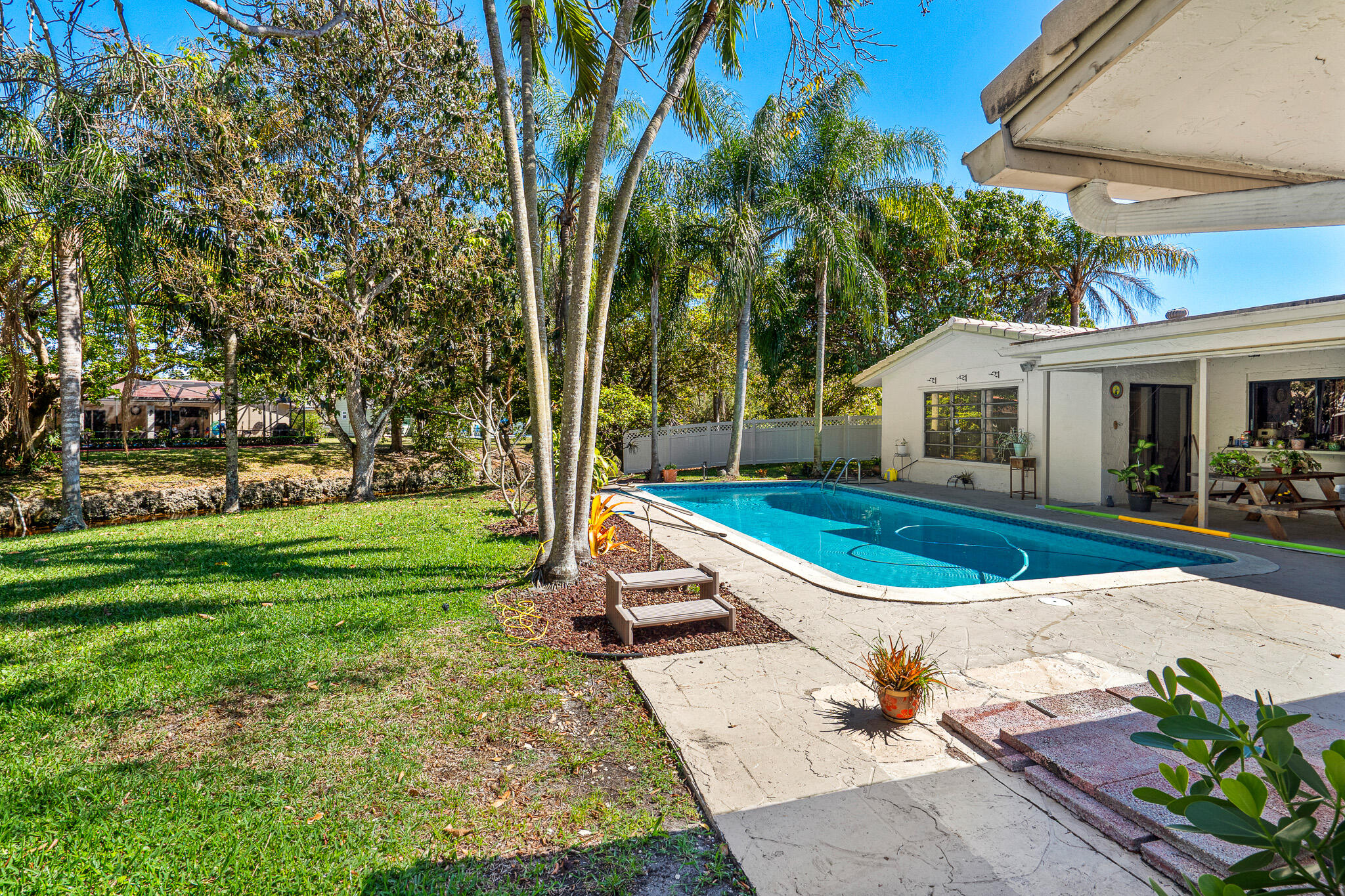 FOREST HILLS SOUTH - Residential