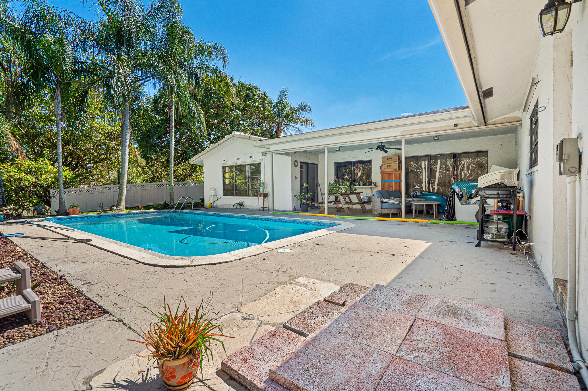 FOREST HILLS SOUTH - Residential