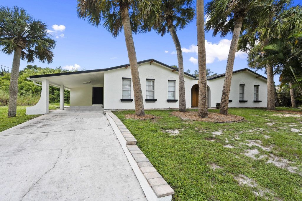 Photo of 4687 N Old Dixie Highway, Fort Pierce, FL 34946 (MLS # R11130814)