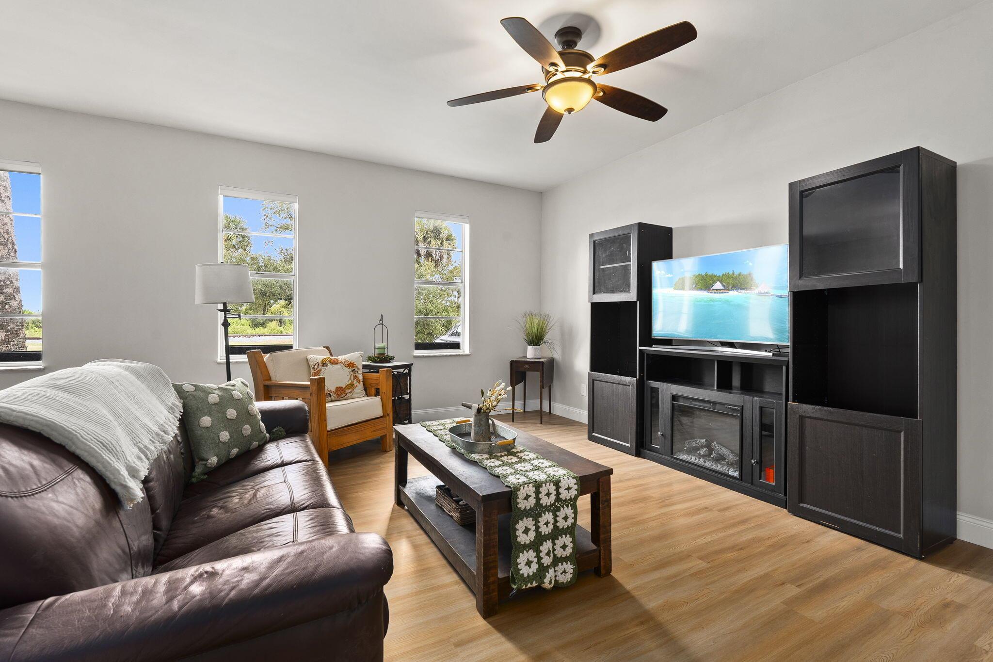 INDRIO UNIT 1 - Residential