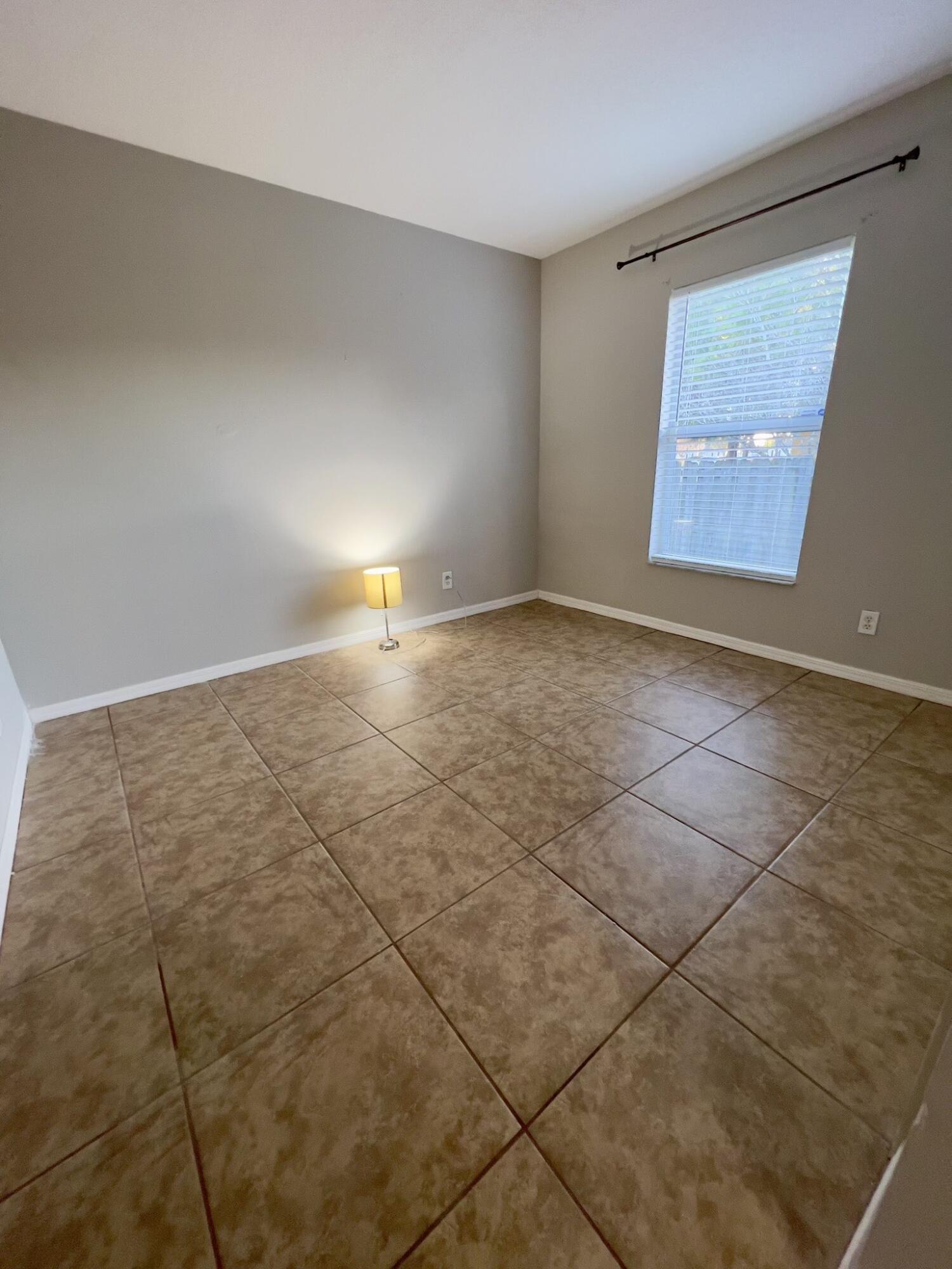 PORT ST LUCIE SECTION 21 - Residential Lease