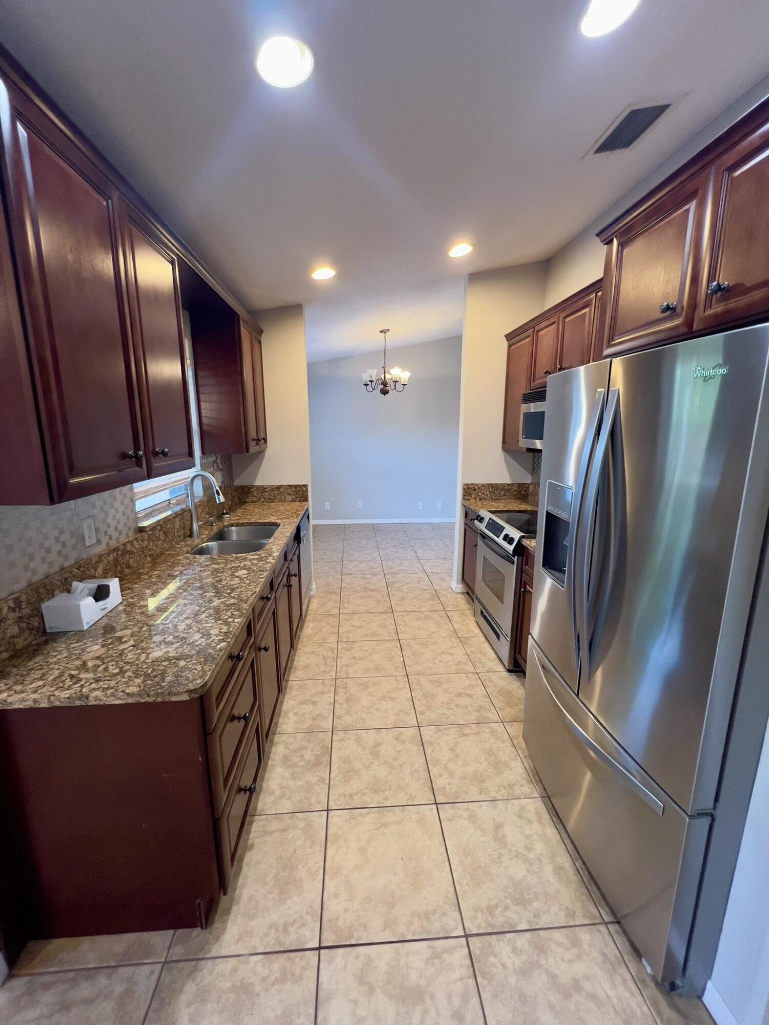 PORT ST LUCIE SECTION 21 - Residential Lease