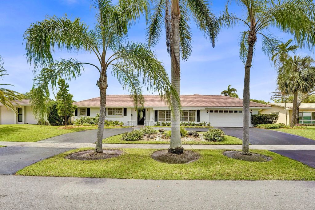 Photo of 4200 Buchanan Street, Hollywood, FL 33021 (MLS # B26025309)