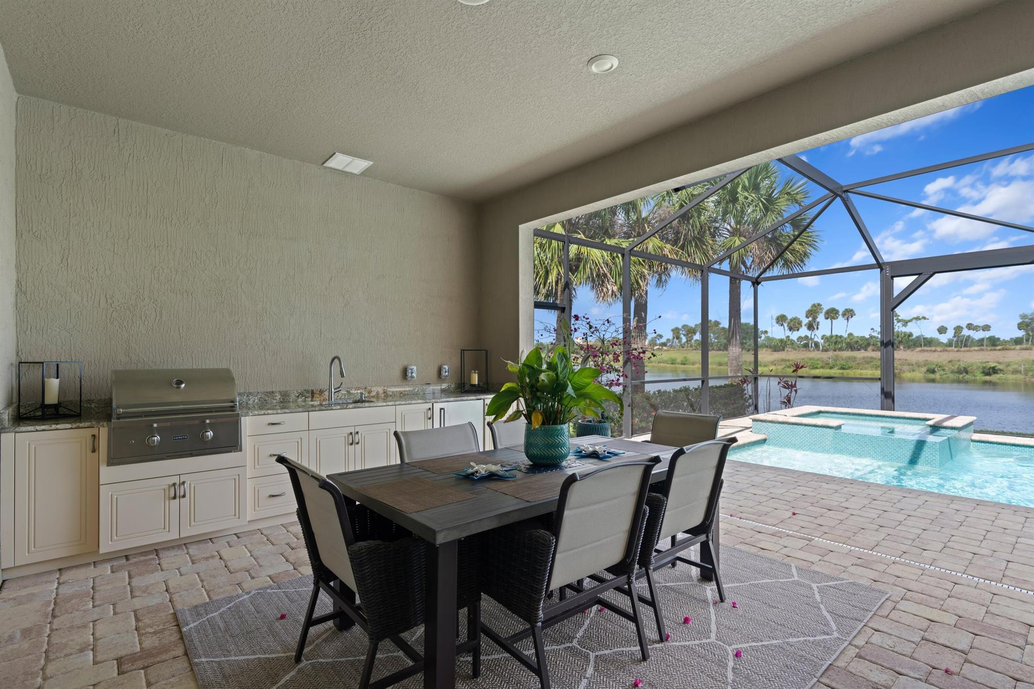 SONOMA ISLES - Residential