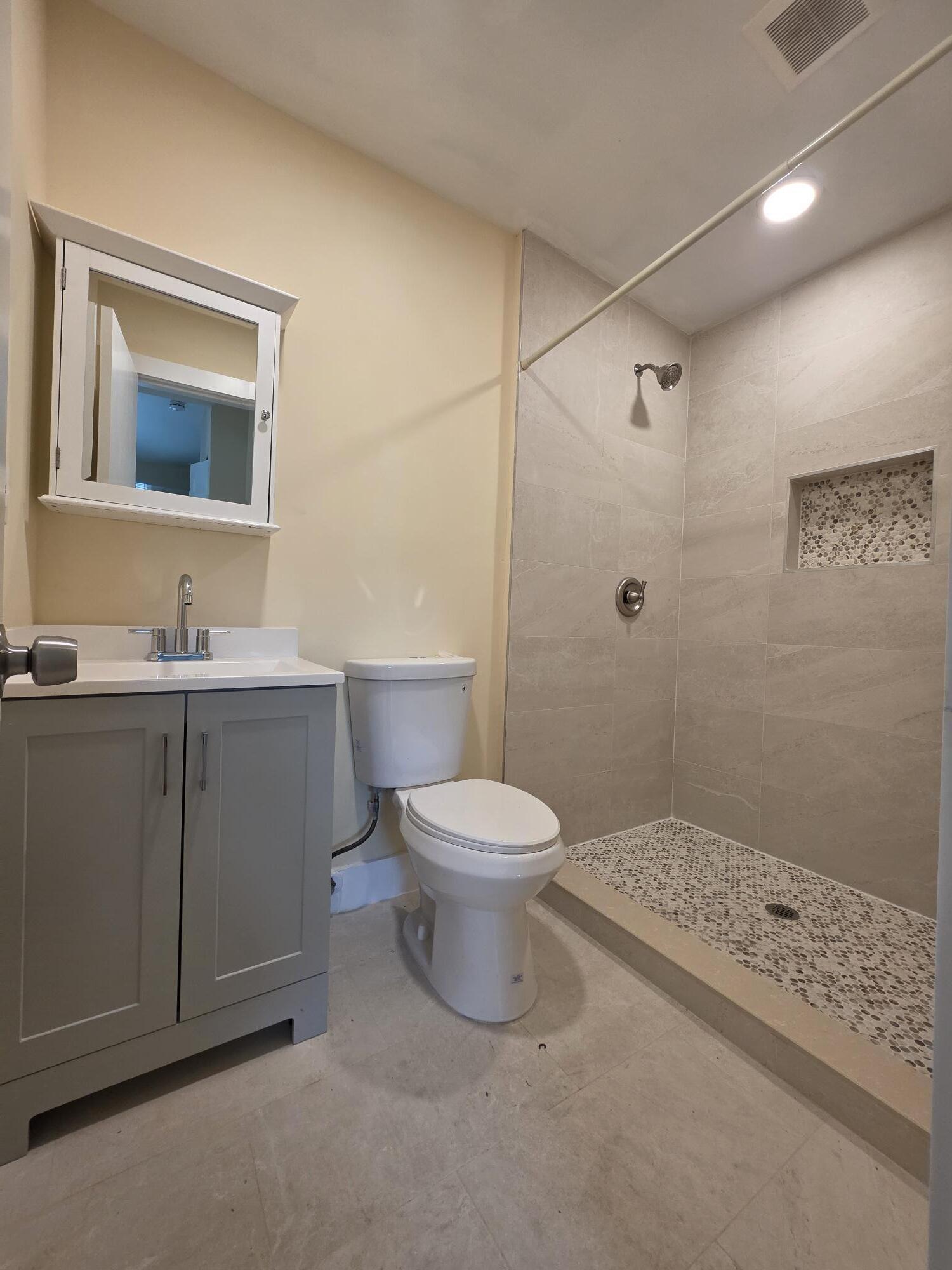LAKE WORTH TOWN OF - Residential Lease