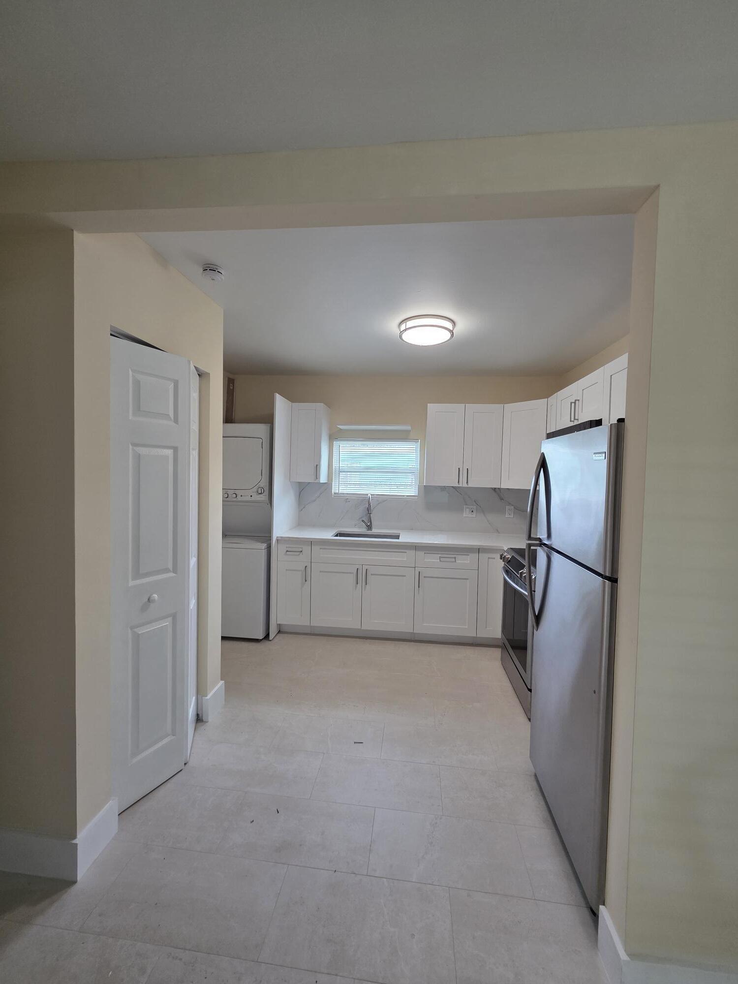 LAKE WORTH TOWN OF - Residential Lease
