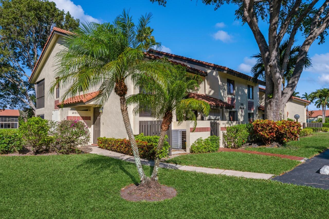 PALM CHASE LAKES CONDO - Residential