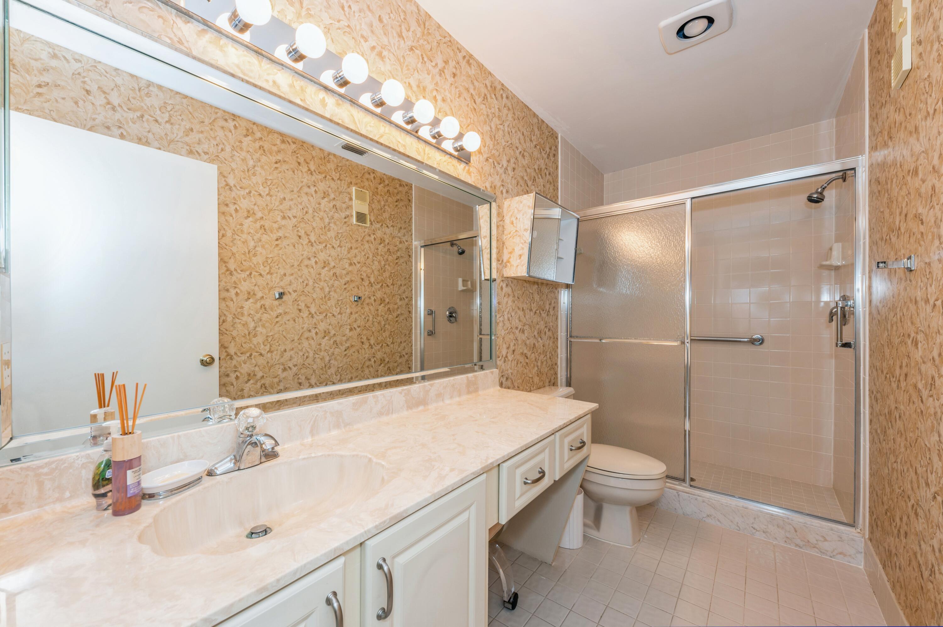 PALM CHASE LAKES CONDO - Residential