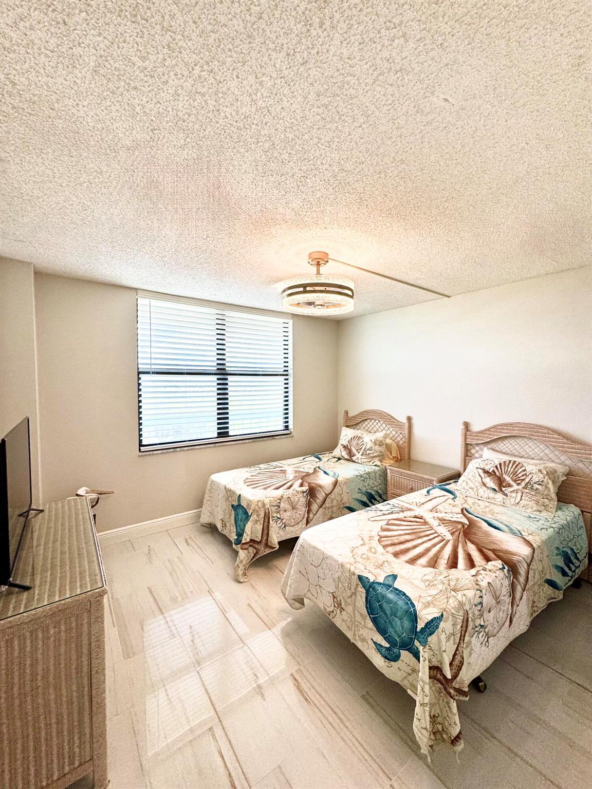 OCEANA OCEANFRONT CONDOMI - Residential Lease