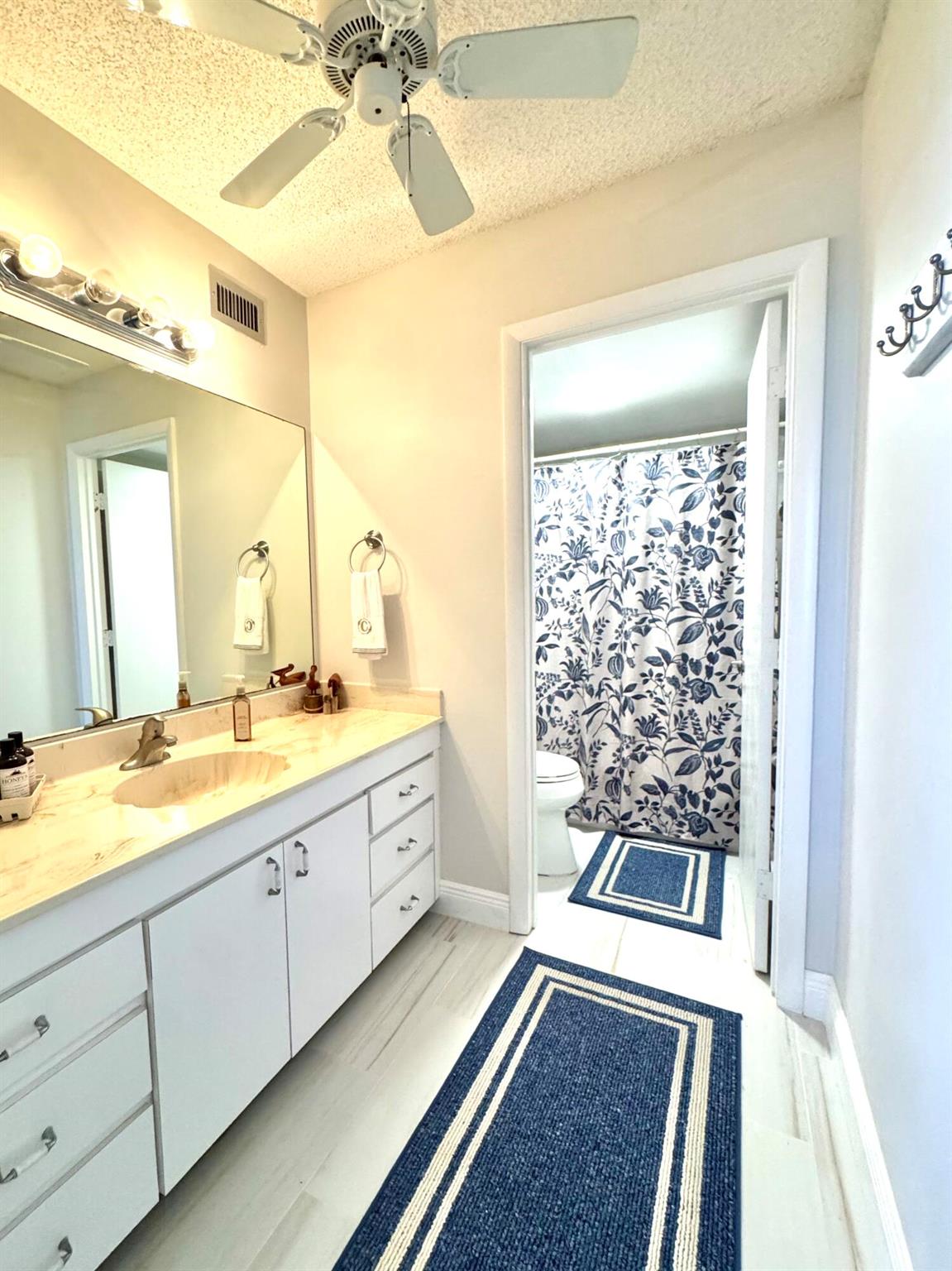 OCEANA OCEANFRONT CONDOMI - Residential Lease