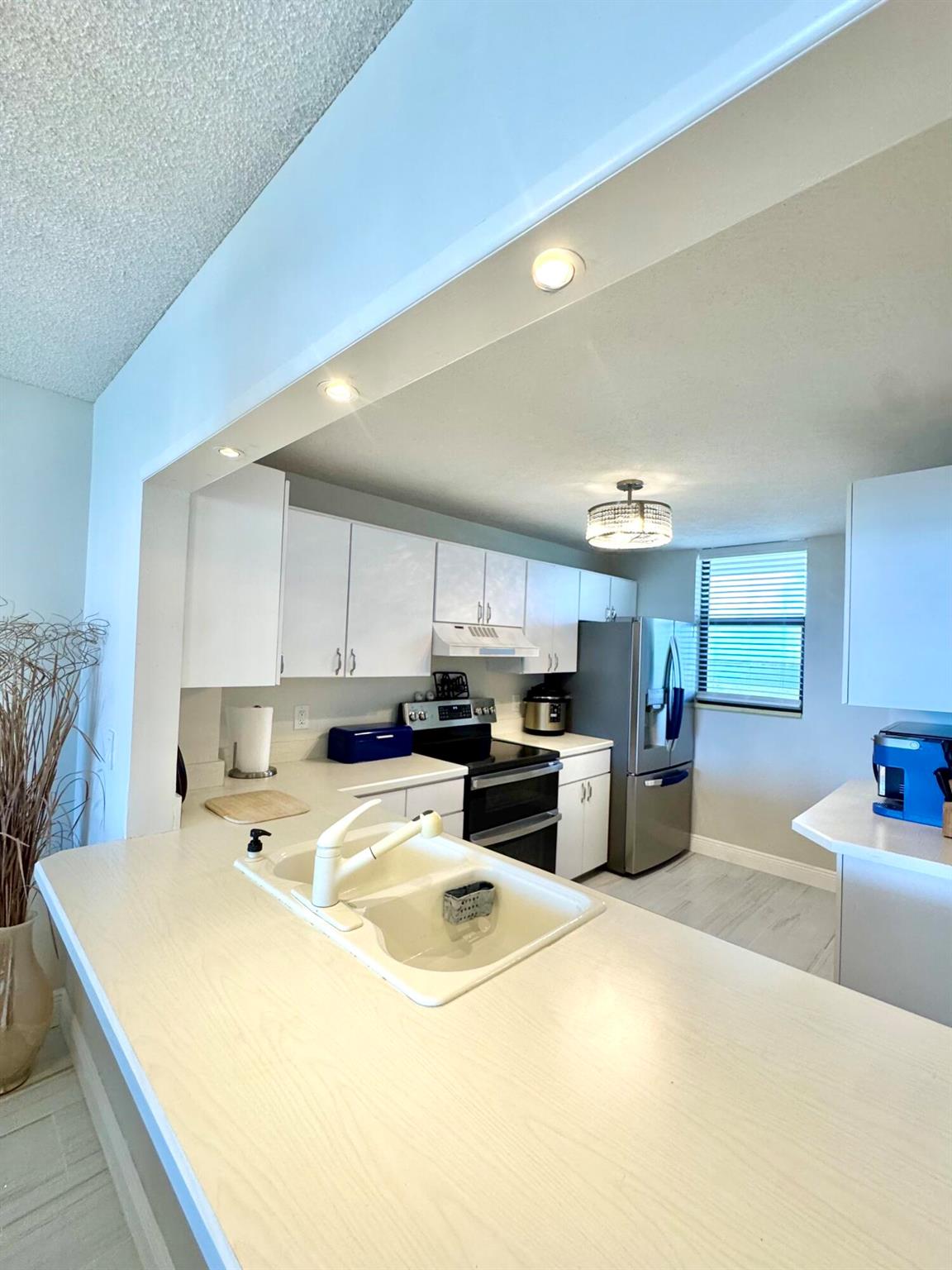 OCEANA OCEANFRONT CONDOMI - Residential Lease