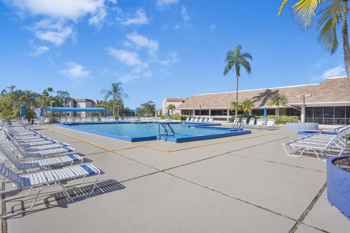 Sunrise Lakes ph 4 - Residential