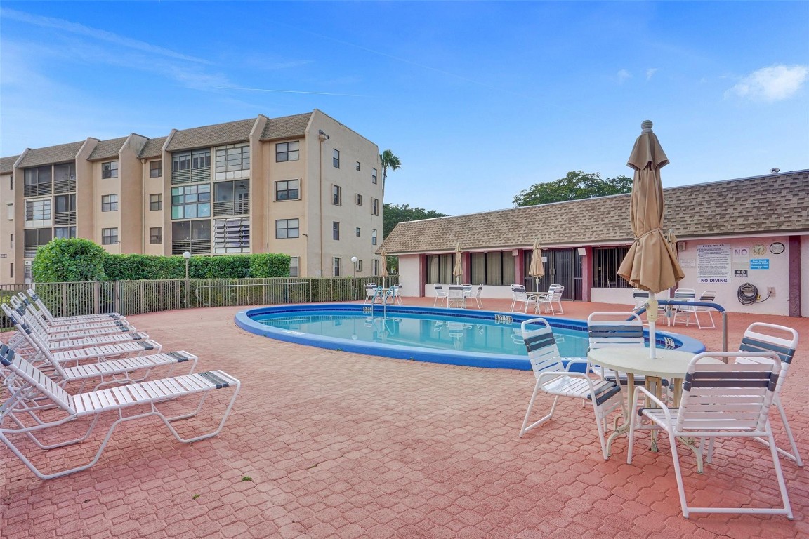 Sunrise Lakes ph 4 - Residential