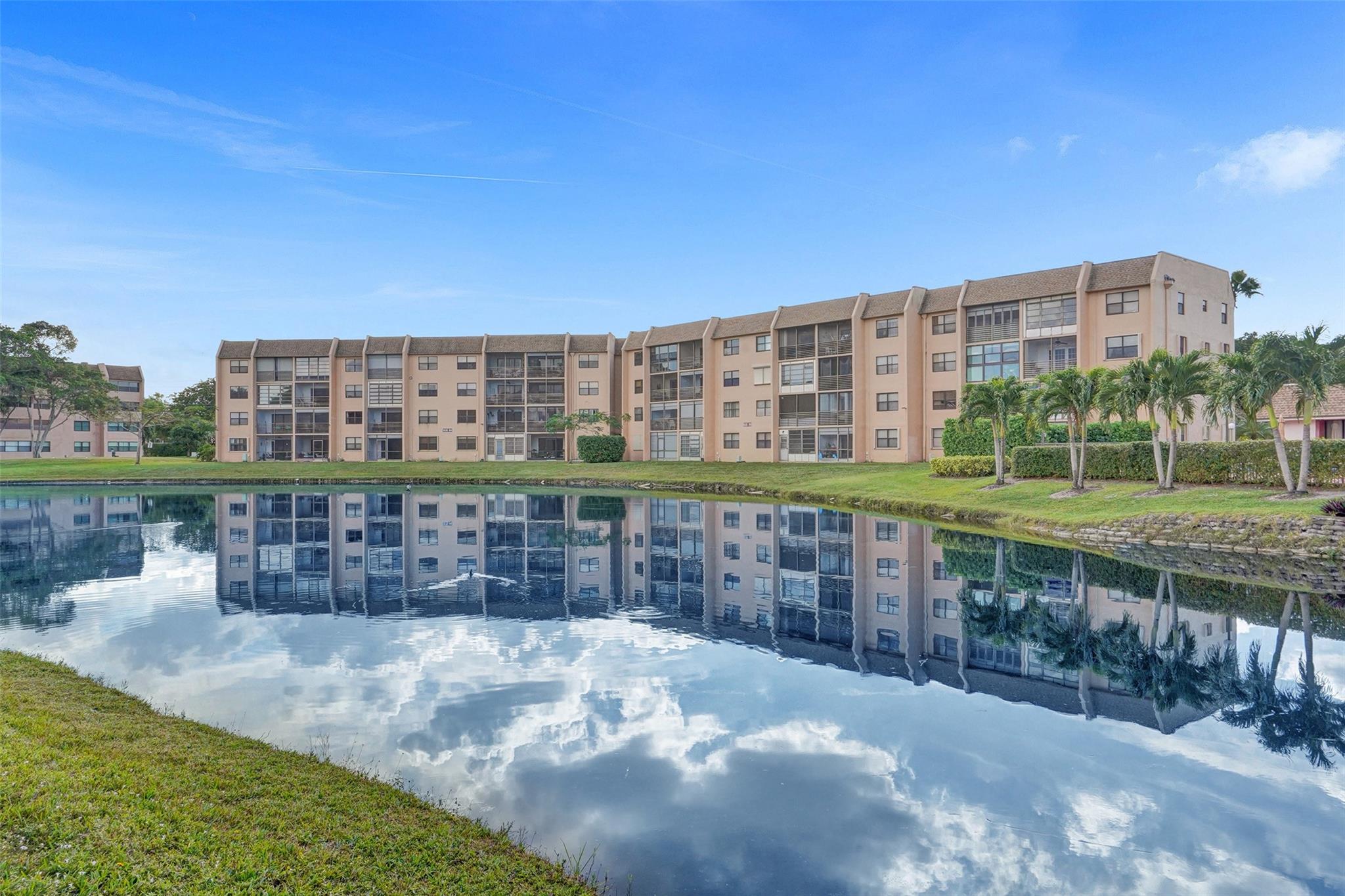 Sunrise Lakes ph 4 - Residential