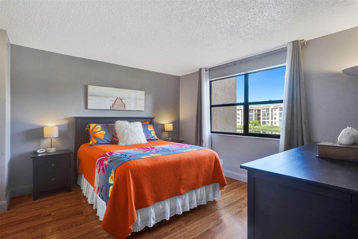 Sunrise Lakes ph 4 - Residential