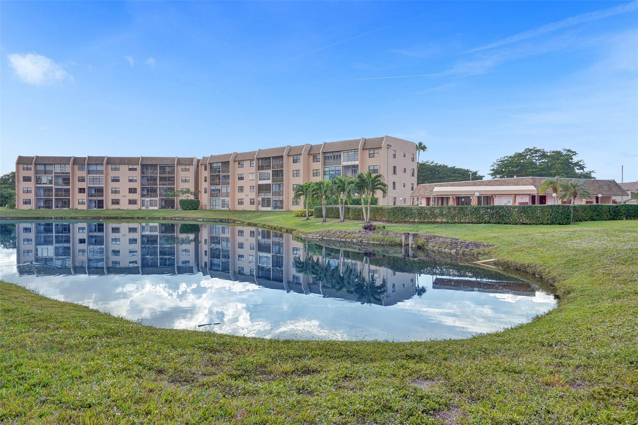Sunrise Lakes ph 4 - Residential