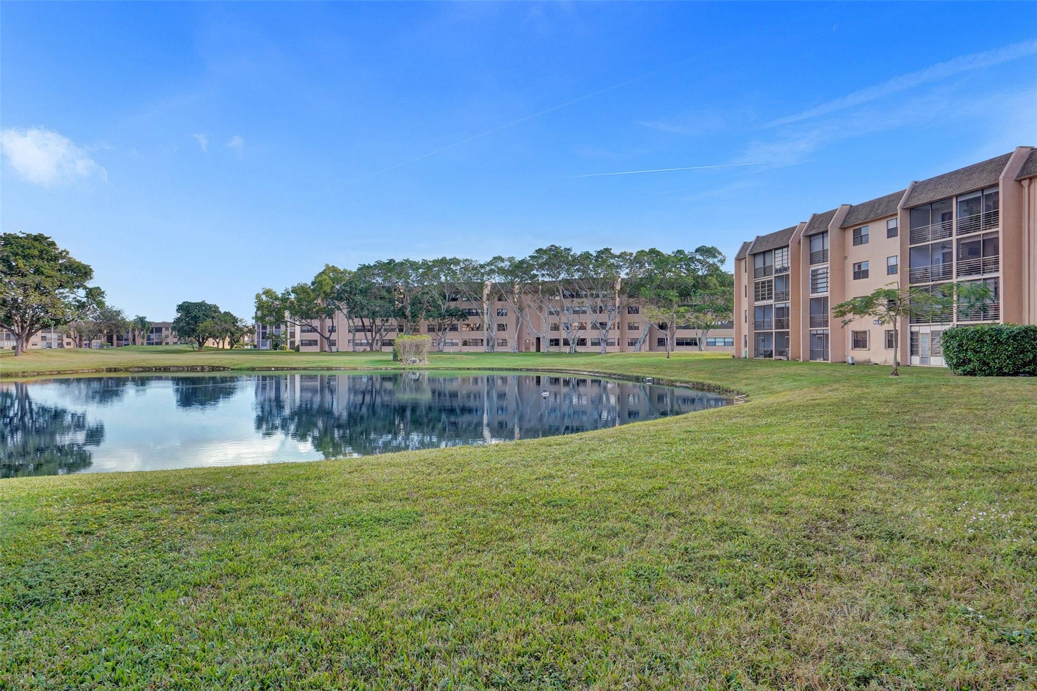 Sunrise Lakes ph 4 - Residential