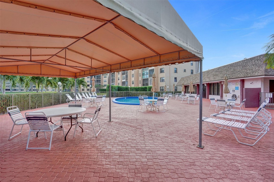 Sunrise Lakes ph 4 - Residential