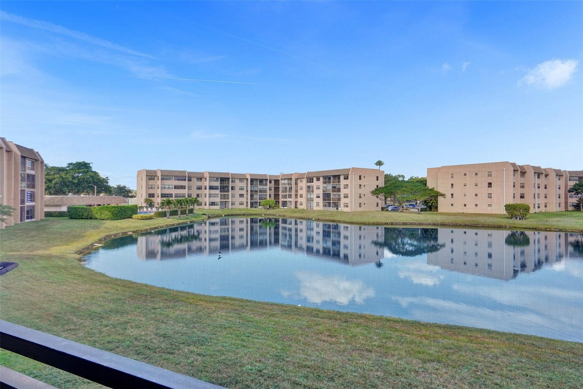 Sunrise Lakes ph 4 - Residential