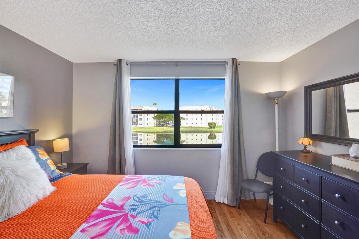 Sunrise Lakes ph 4 - Residential