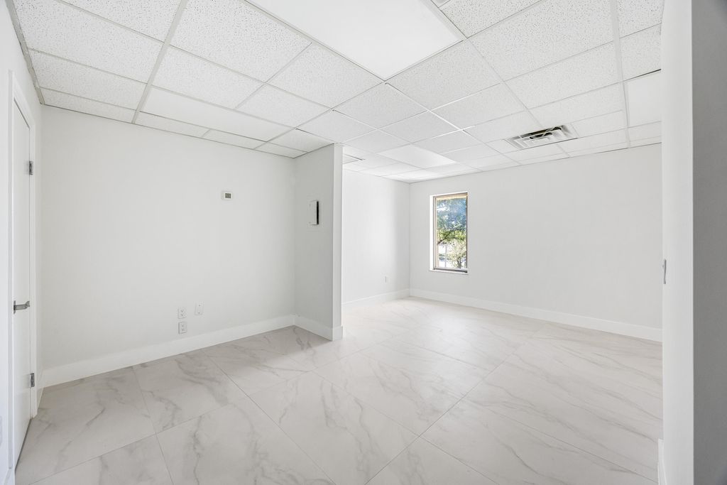 Photo of 150 NW 70th Avenue #07, Plantation, FL 33317 (MLS # B26003840)