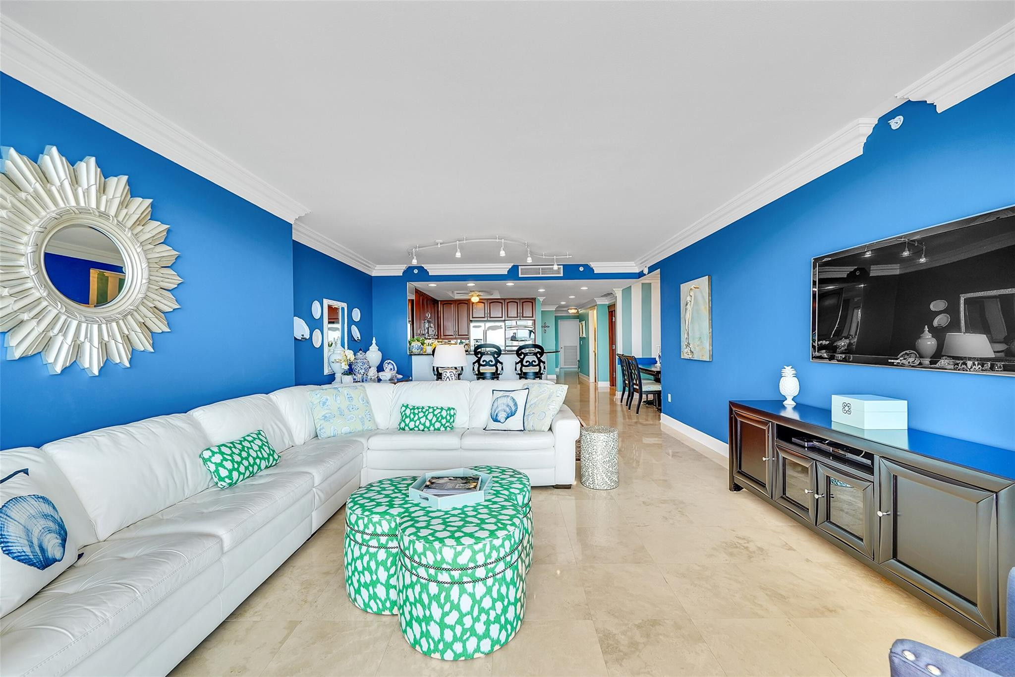 821 N Riverside Drive Ph2