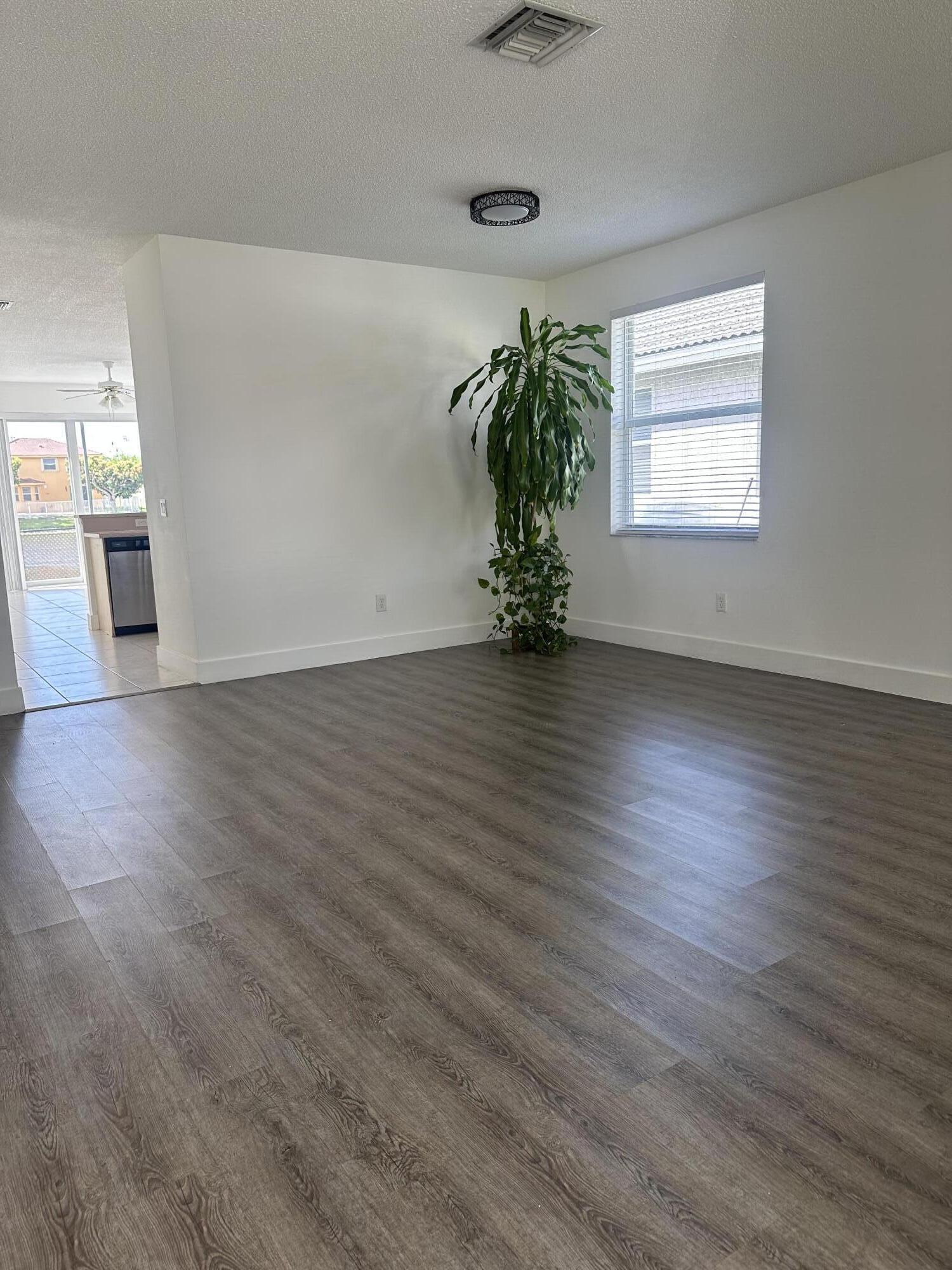 STIRLING PALM ESTATES - Residential