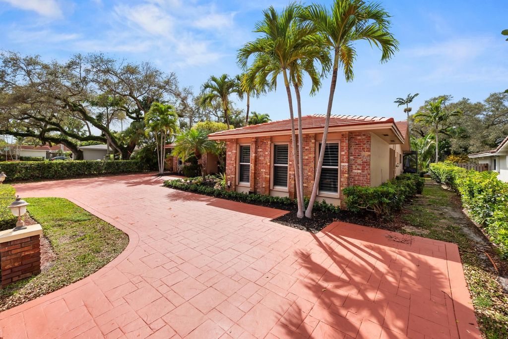 Photo of 3400 N 47th Avenue, Hollywood, FL 33021 (MLS # F10556483)