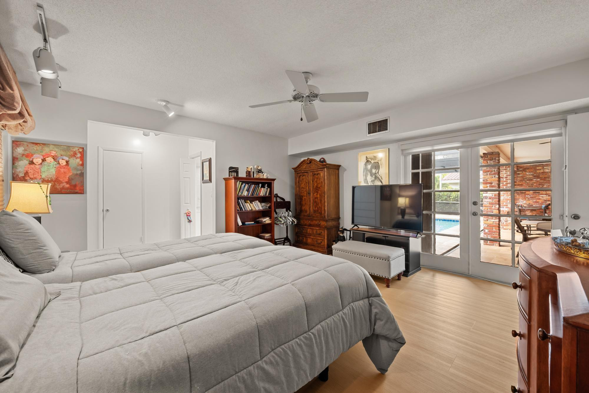 EMERALD HILLS - Residential