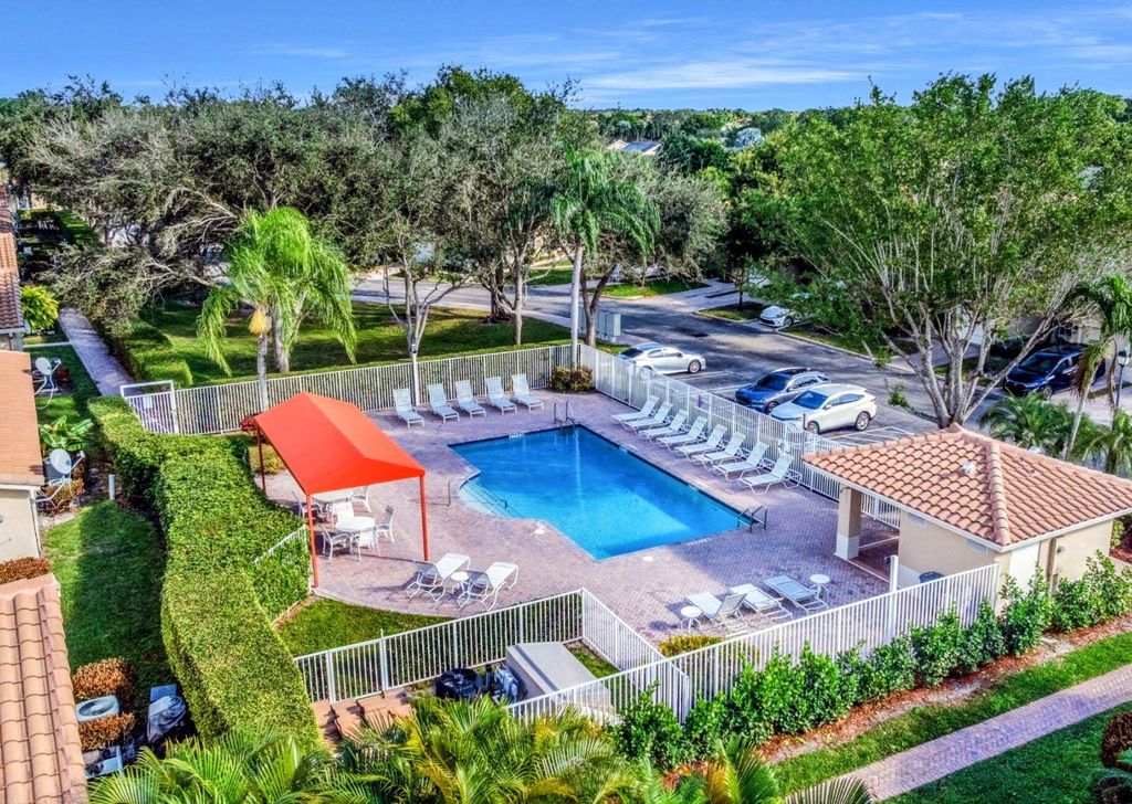 Photo of 6388 Park Lake Circle, Boynton Beach, FL 33437 (MLS # R11165293)