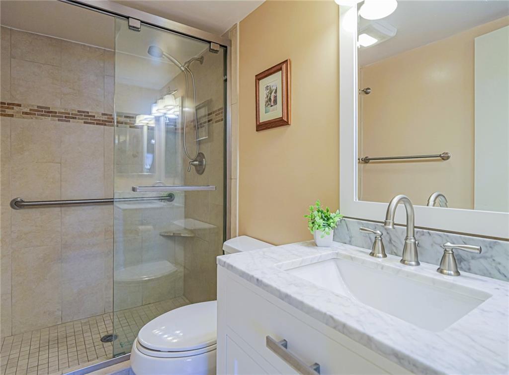 GROVE ISLE EAST CONDOMINI - Residential