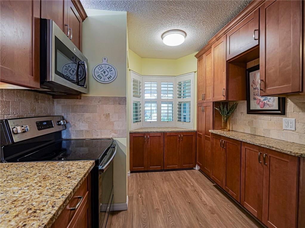 GROVE ISLE EAST CONDOMINI - Residential