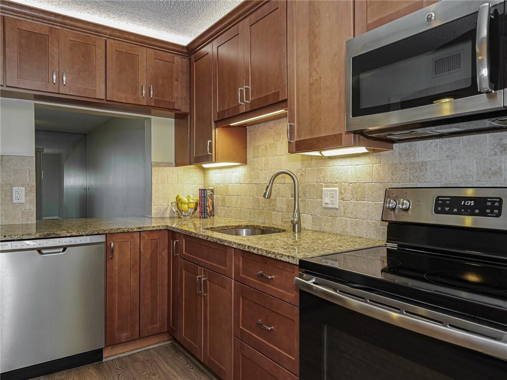 GROVE ISLE EAST CONDOMINI - Residential