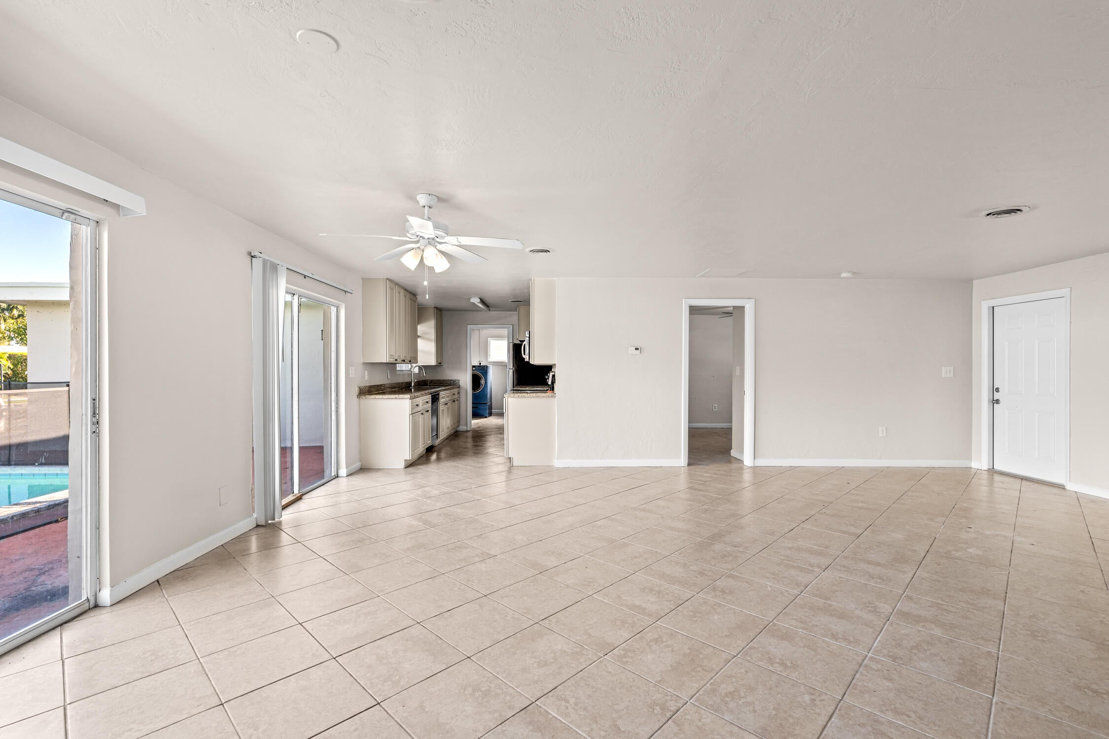1700 SW 5TH Avenue