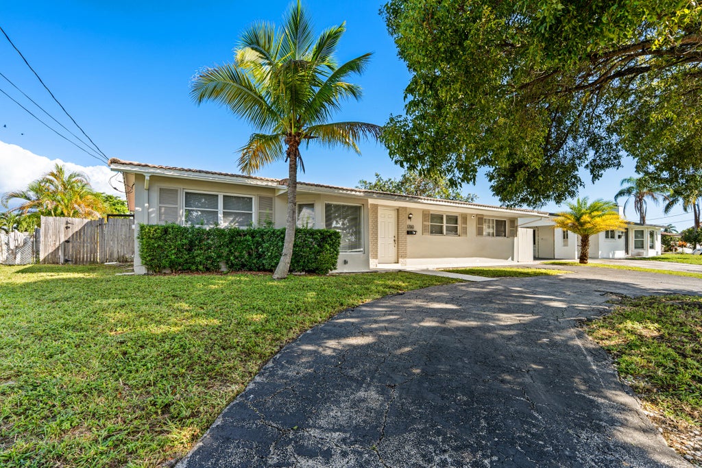 Photo of 1700 SW 5TH Avenue, Pompano Beach, FL 33060 (MLS # B26093711)