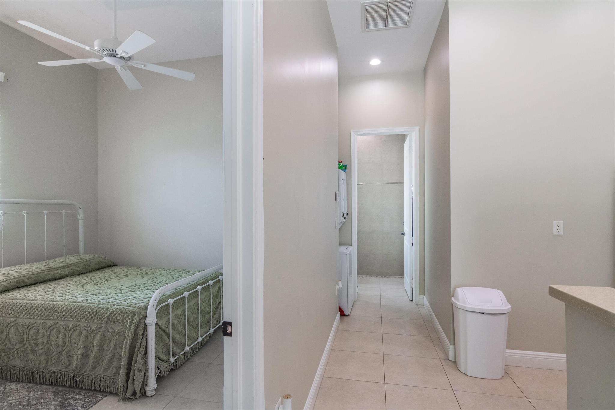 PALM BEACH POINT - Residential