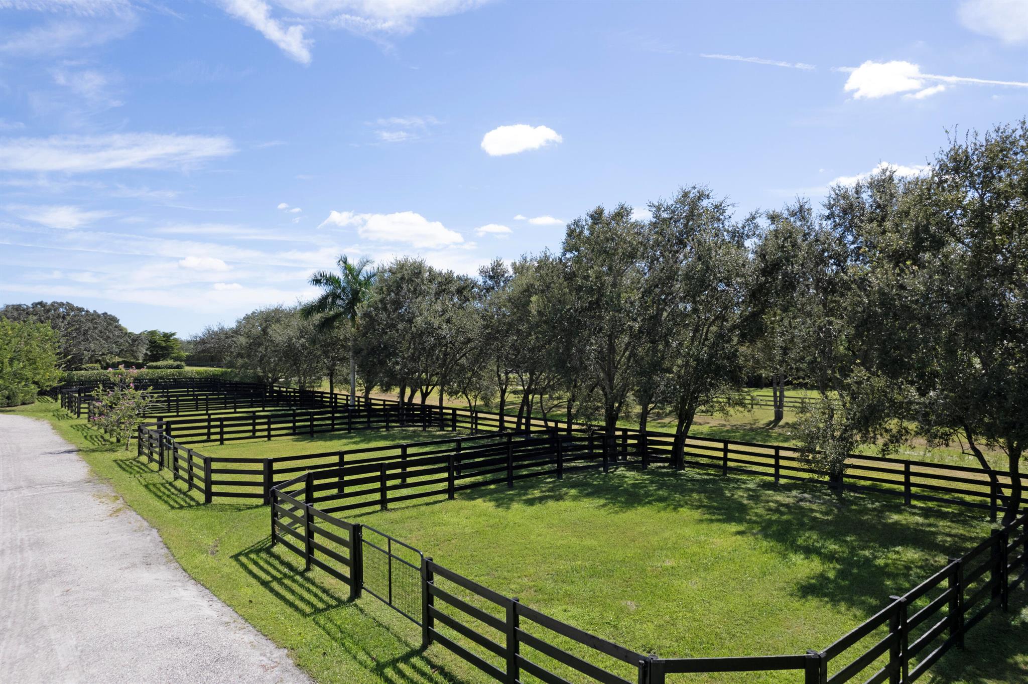 PALM BEACH POINT - Residential