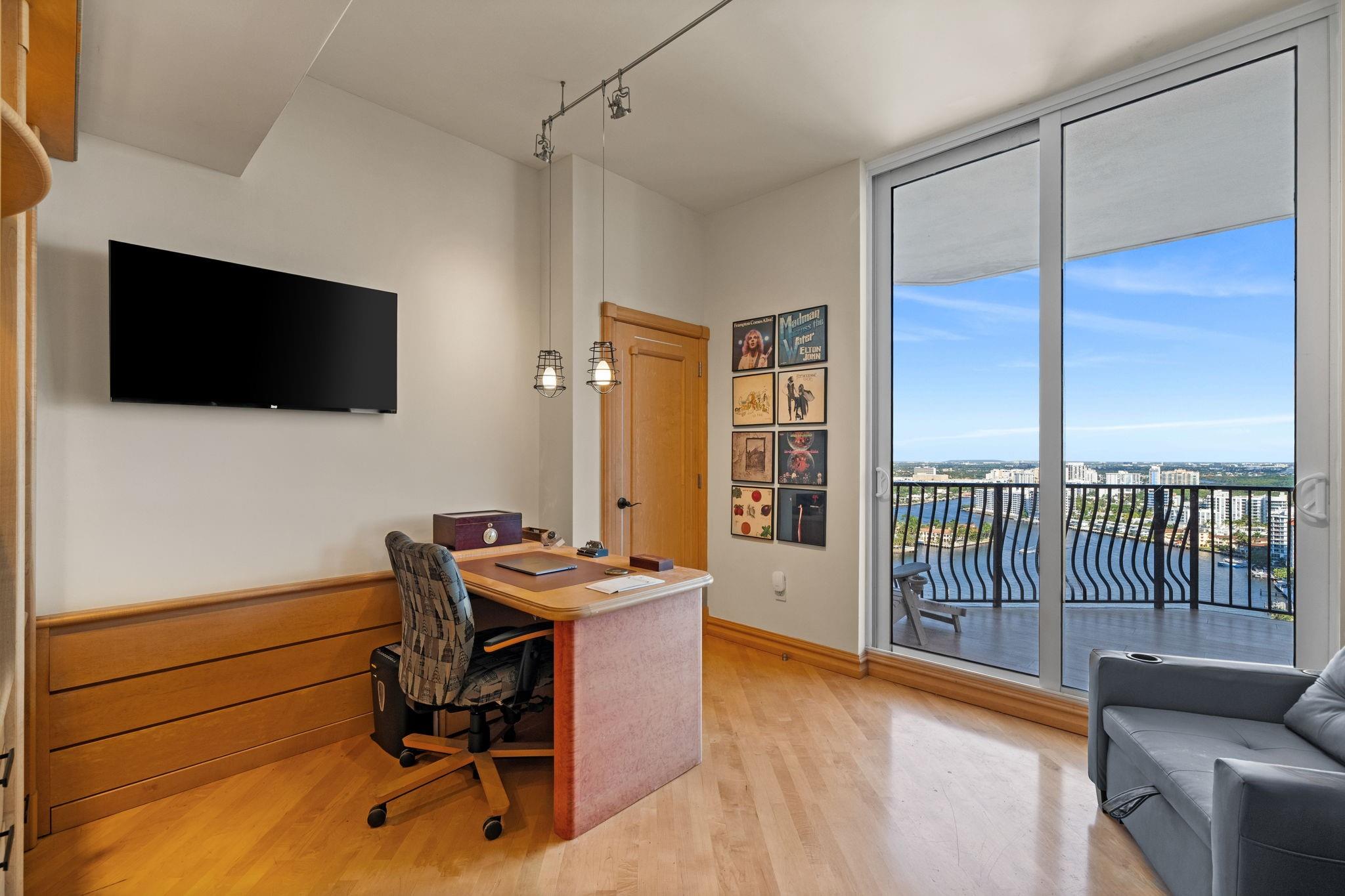 Jackson Tower - Residential