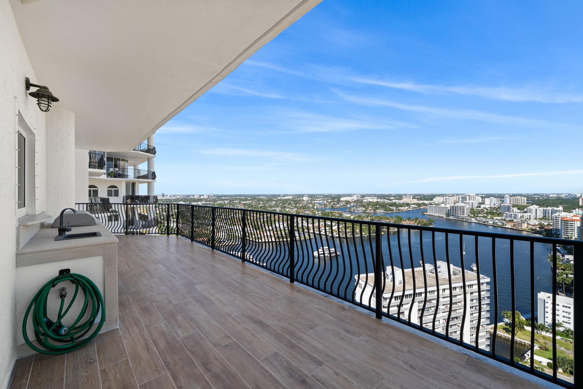 Jackson Tower - Residential