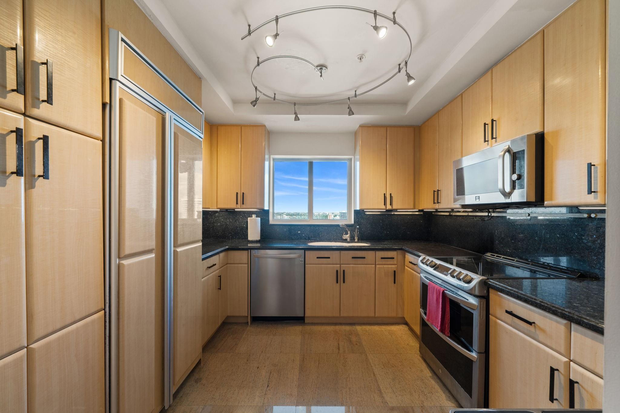 Jackson Tower - Residential