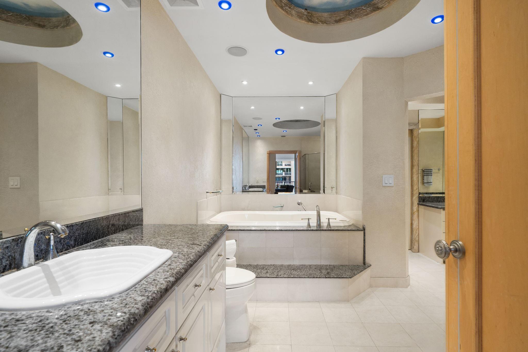 Jackson Tower - Residential