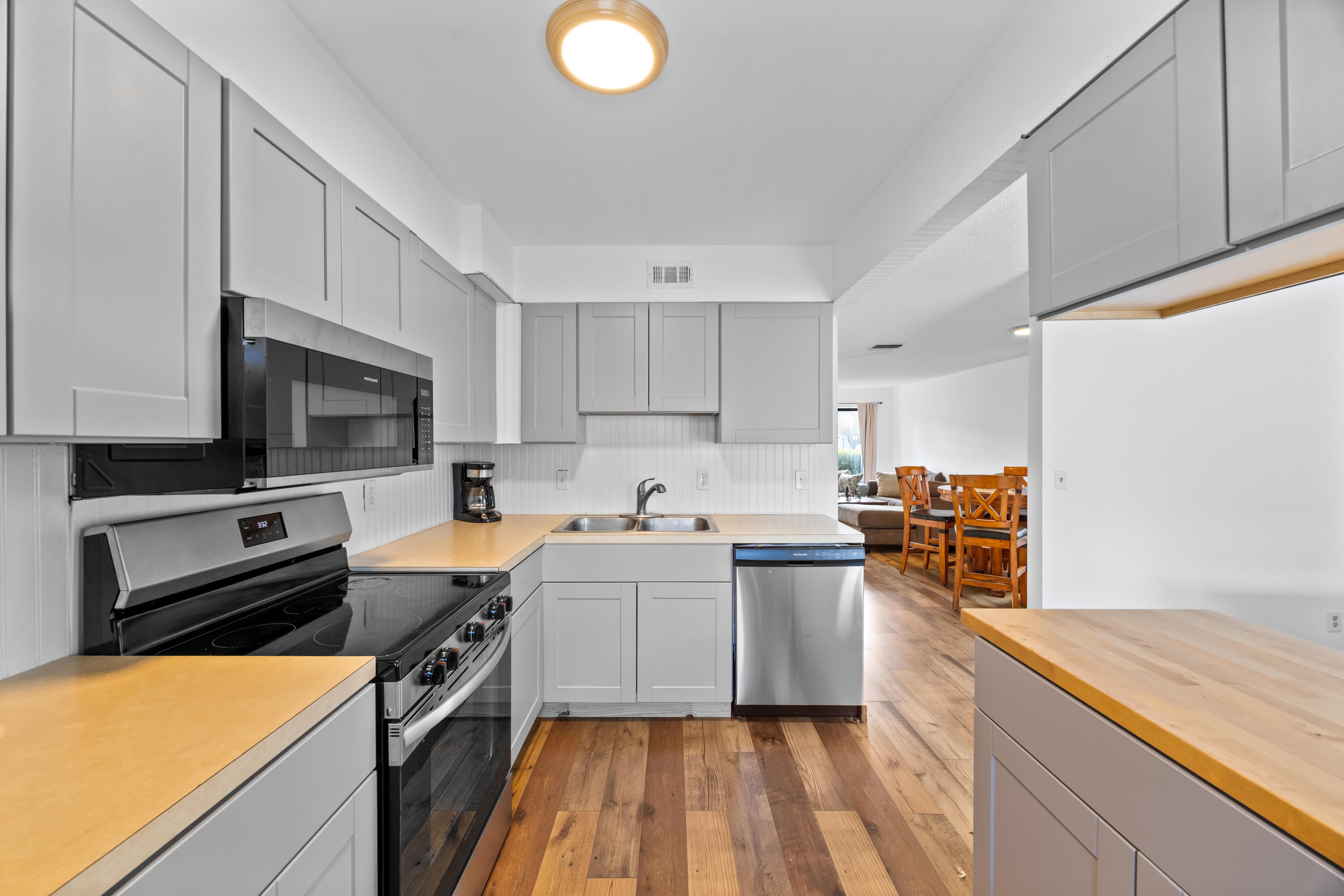 310 Sandtree Drive