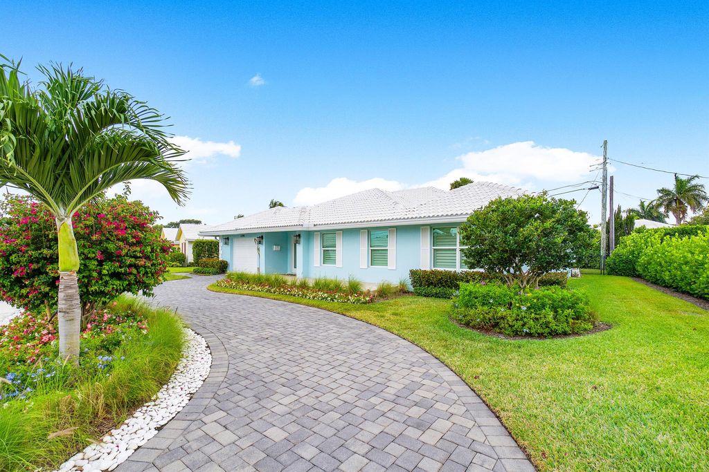 Photo of 1291 SW Sugar Plum Drive, Boca Raton, FL 33486 (MLS # R10988678)