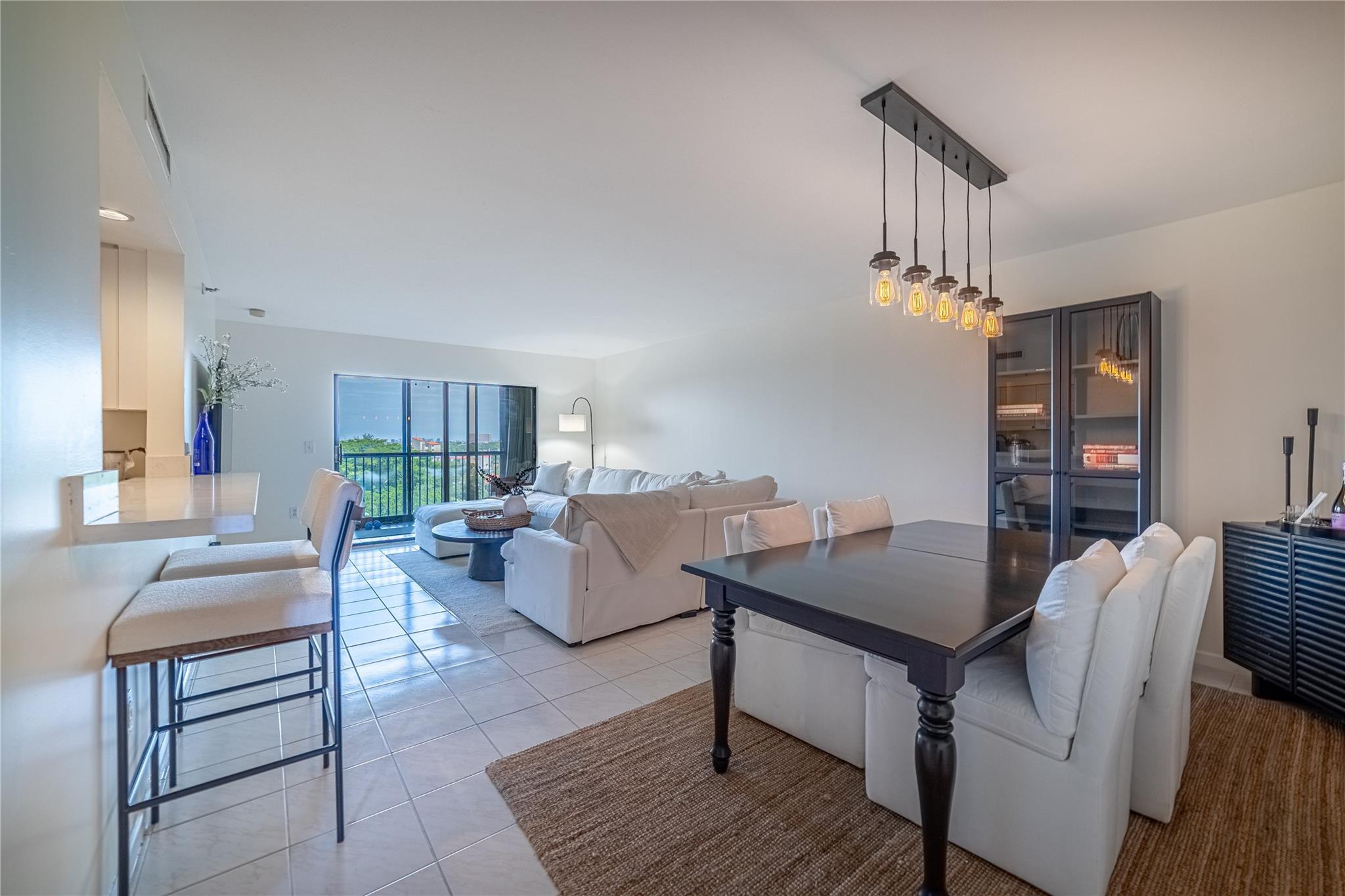 2334 S Cypress Bend Dr 810
