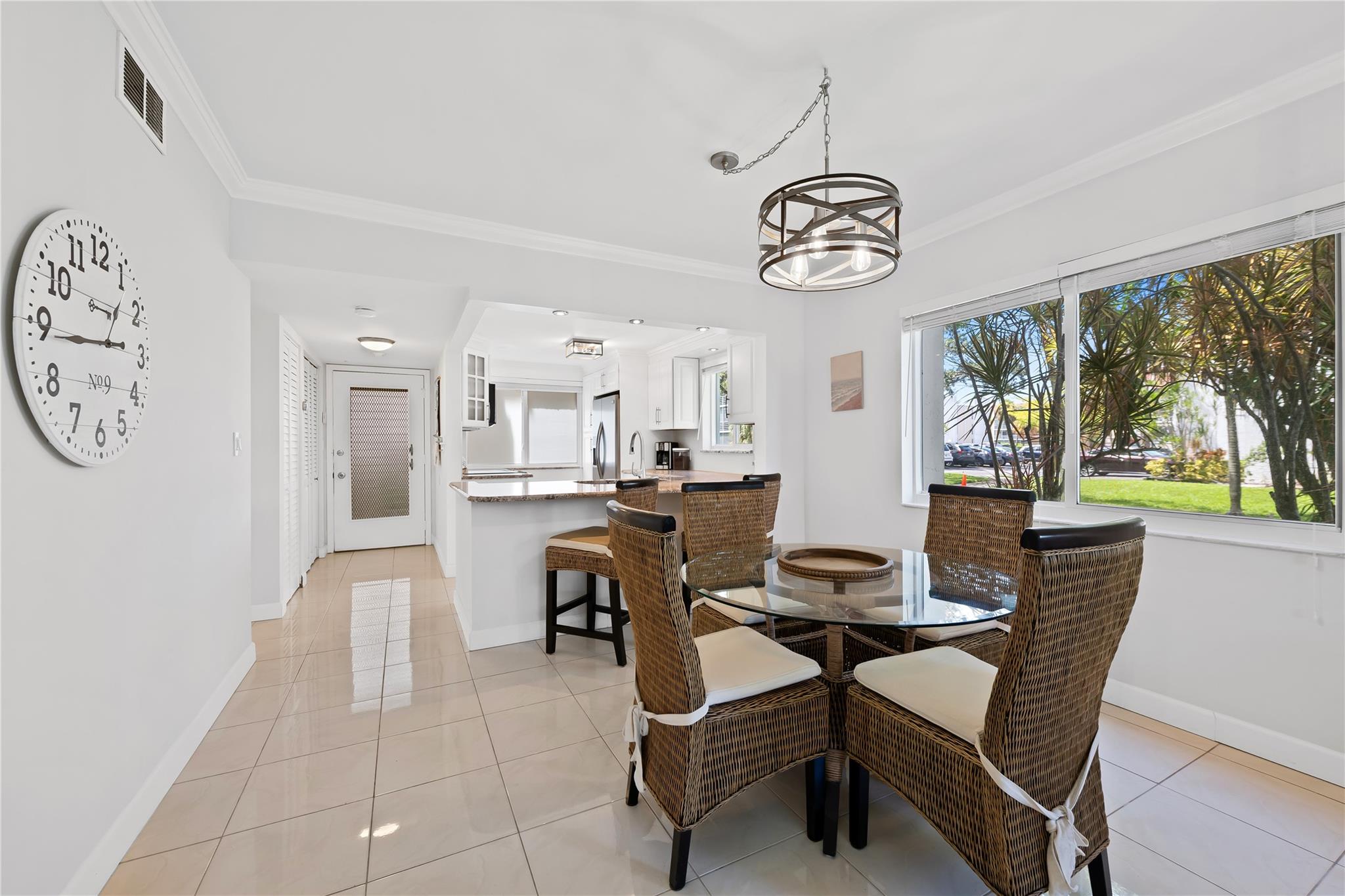 3581 Inverrary Dr 104