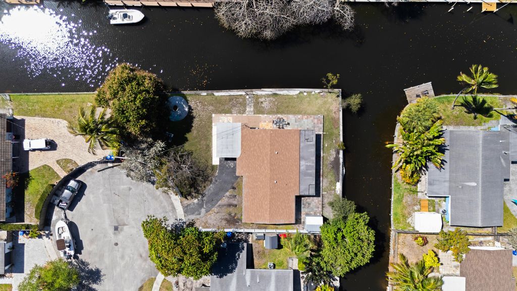 Photo of 2731 SW 19th St, Fort Lauderdale, FL 33312 (MLS # B26000313)