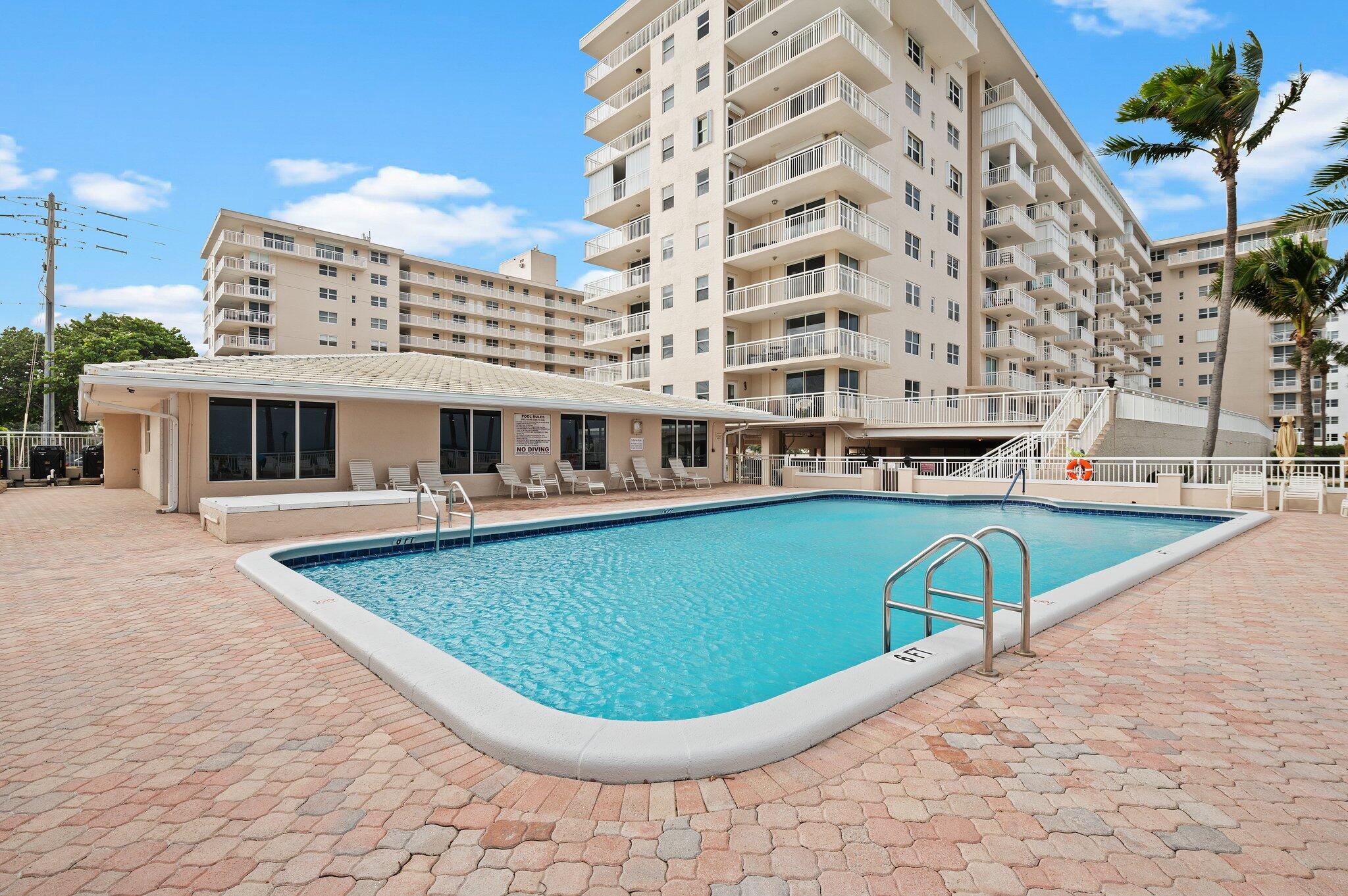 HILLSBORO LE BARON CONDO APTS - Residential
