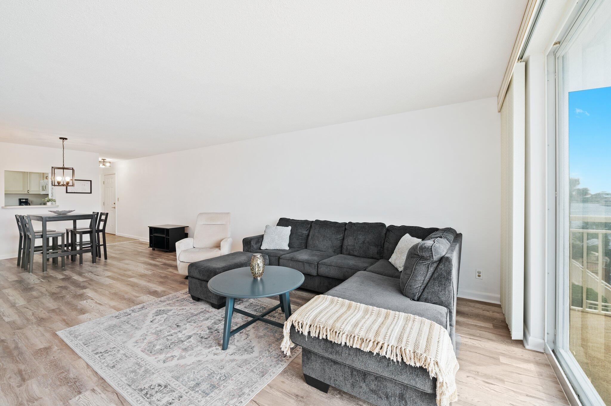 HILLSBORO LE BARON CONDO APTS - Residential