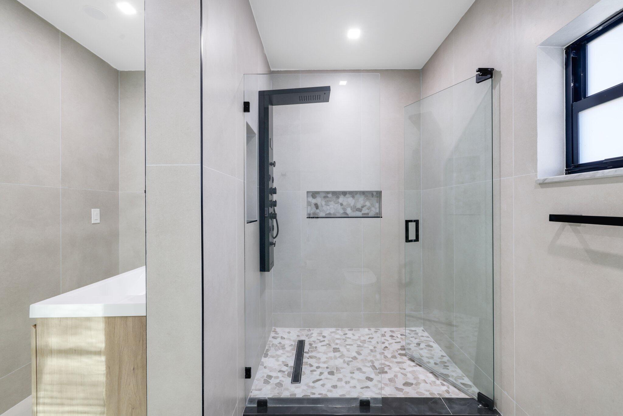 LAKE ESTATES - Residential